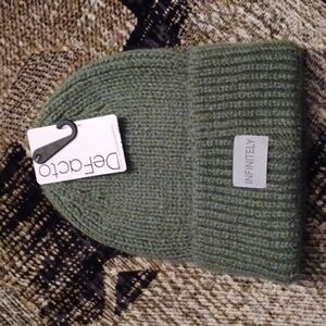 4/$60 New Green "Infinitely" Toque Hat - O/S (Adult)